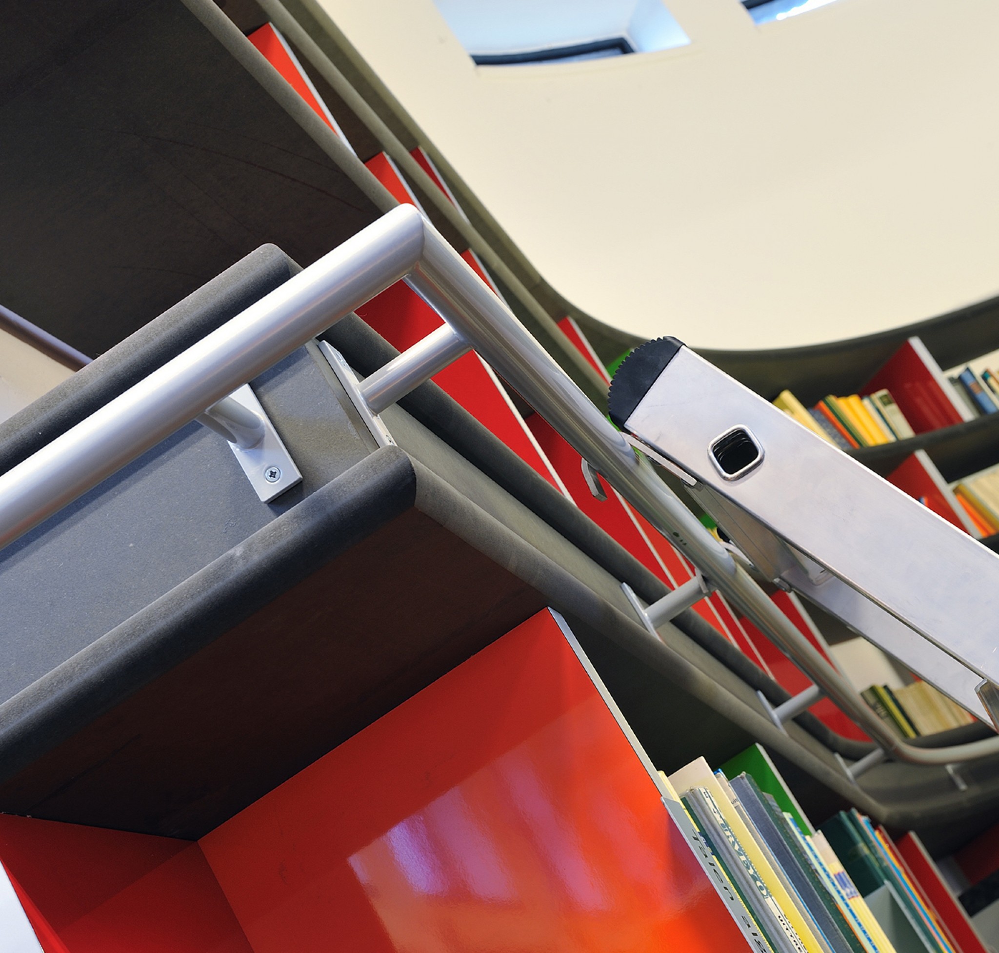De Ontwerpwerkplaats, Gijs Niemeijer, Floor van Ditzhuyzen, Maerlant Lyceum, transformatie school, ontwerp interieur mediatheek, verbouwing school, ontwerp schoolmeubilair, meubelontwerp school, ontwerp Binask meubilair, ontwerp Science meubilair, transformatie school, verbouwing school, revitalisatie school, architect school, interieurarchitect school, inrichting school, schoolinrichting, inrichting bibliotheek, schoolbibliotheek, ontwerp mediatheek, ontwerp bibliotheek, interieurarchitect rotterd