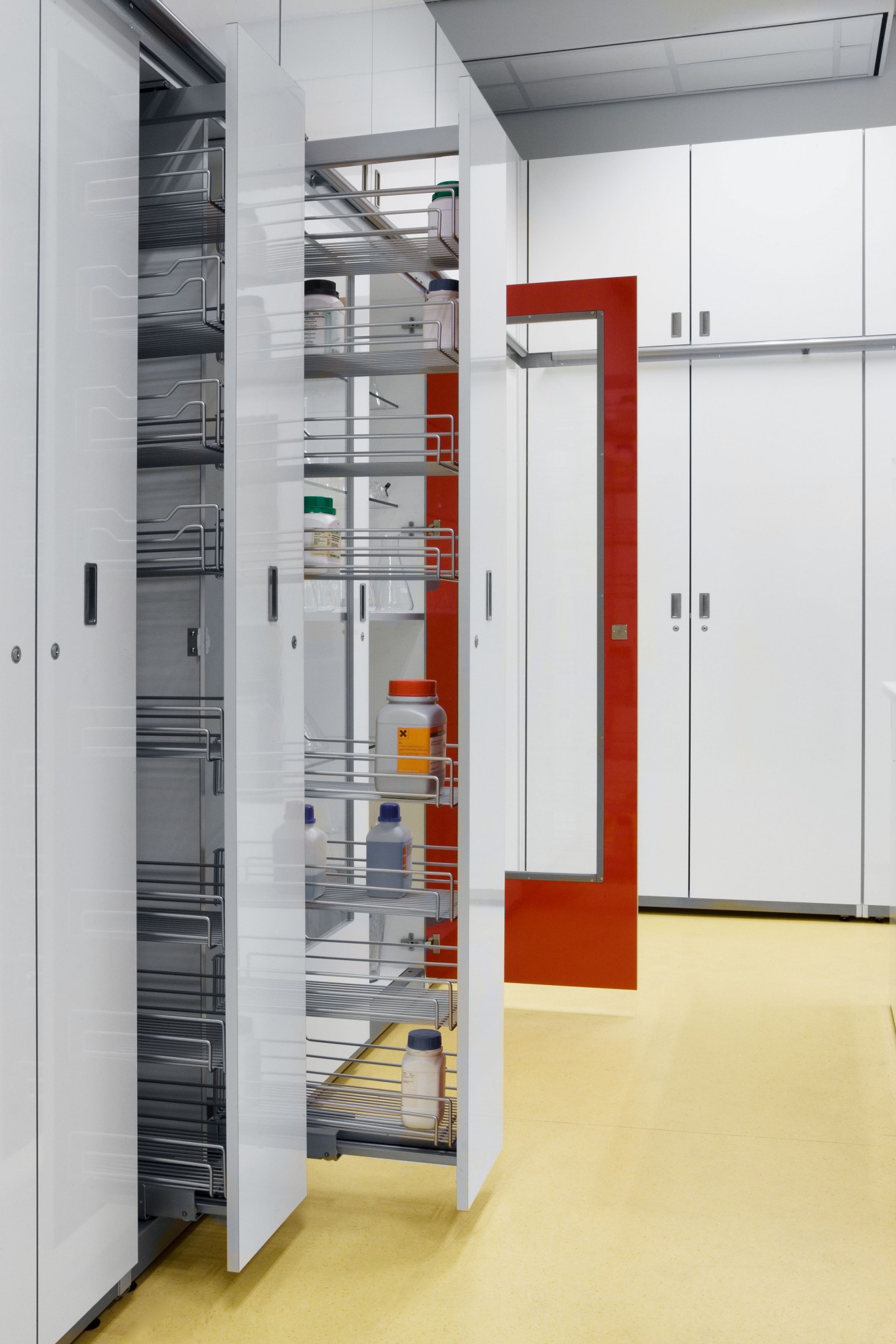 De Ontwerpwerkplaats, Gijs Niemeijer, Floor van Ditzhuyzen, Practicum meubilair, ontwerp speciaal meubilair scholen, ontwerp BINASK-meubilair, ontwerp technisch meubilair, ontwerp laboratorium meubilair, practicum meubilair , speciaal meubilair scholen, BINASK-meubilair