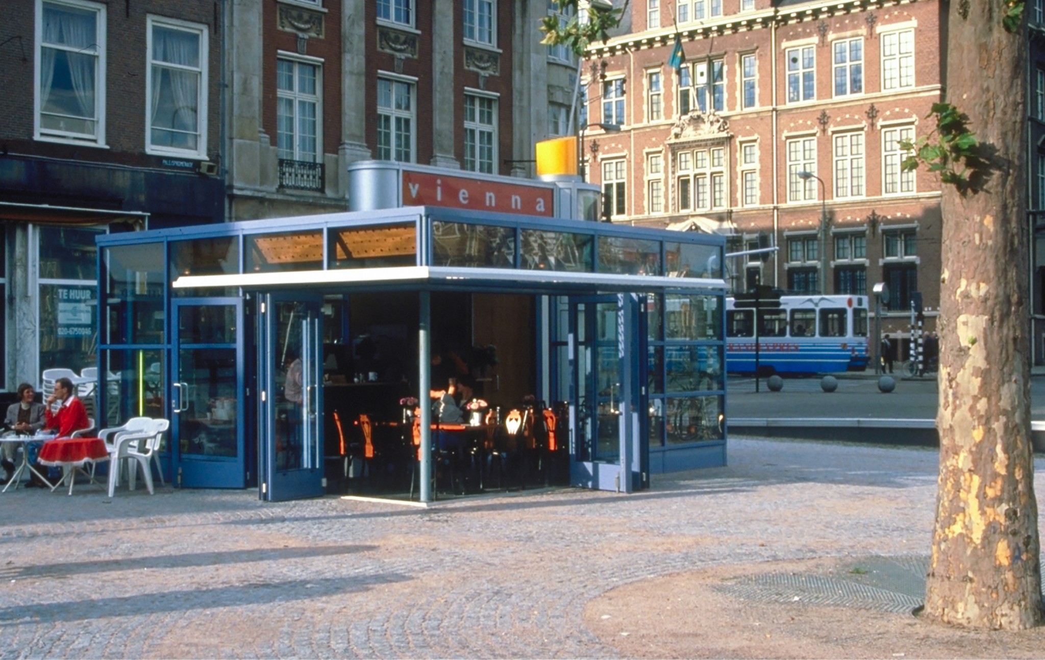 De Ontwerpwerkplaats, Gijs Niemeijer, Floor van Ditzhuyzen, Kiosken Haagse Stijl, ontwerp straatmeubilair, straatmeubilair haagse stijl, Gijs Niemeijer, ontwerp kiosk , 