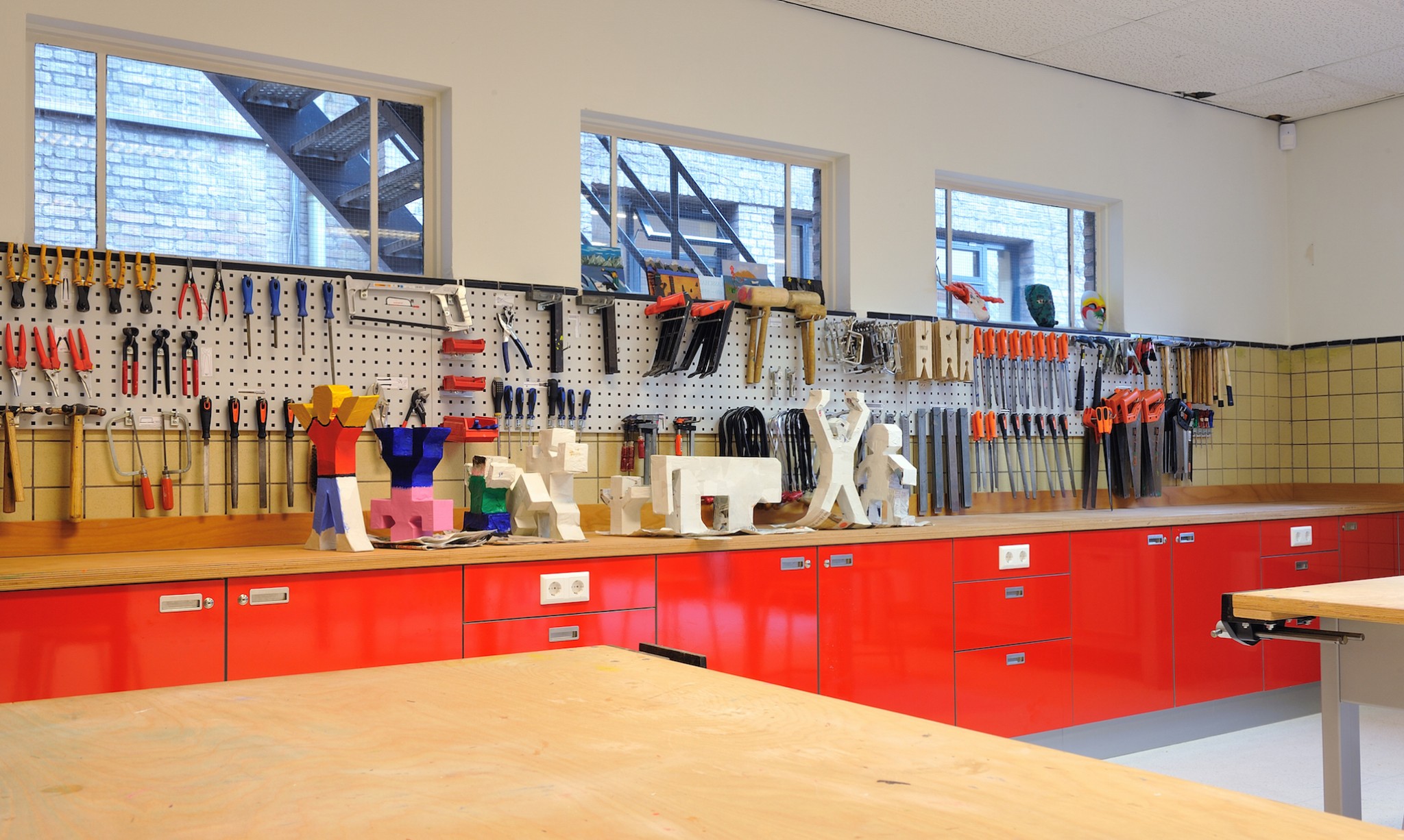De Ontwerpwerkplaats, Gijs Niemeijer, Floor van Ditzhuyzen, Maerlant Lyceum, transformatie school, ontwerp interieur mediatheek, verbouwing school, ontwerp schoolmeubilair, meubelontwerp school, ontwerp Binask meubilair, ontwerp Science meubilair, transformatie school, verbouwing school, revitalisatie school, architect school, interieurarchitect school, inrichting school, schoolinrichting, meubelontwerp school, interieurontwerp school