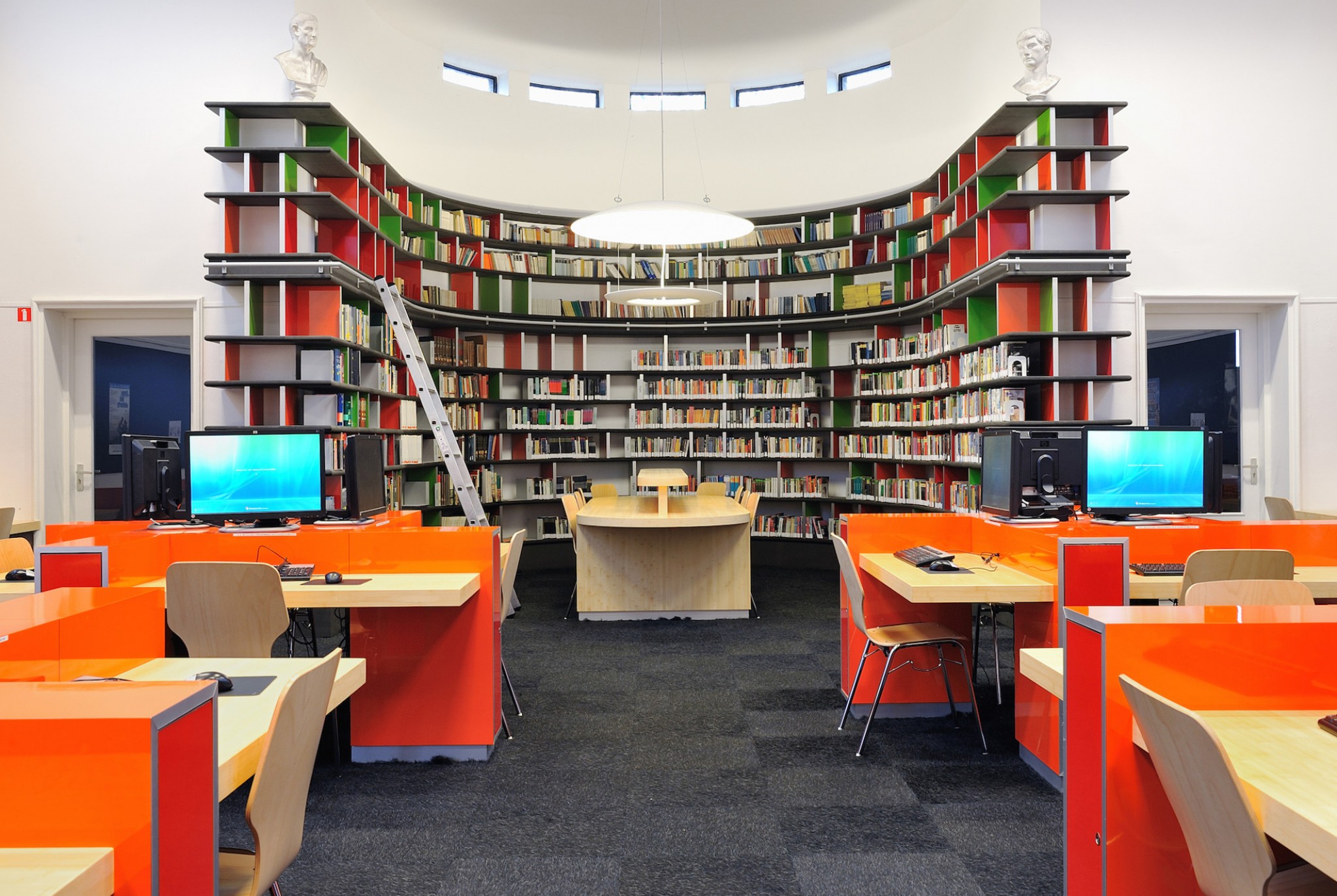 De Ontwerpwerkplaats, Gijs Niemeijer, Floor van Ditzhuyzen, Maerlant Lyceum, transformatie school, ontwerp interieur mediatheek, verbouwing school, ontwerp schoolmeubilair, meubelontwerp school, ontwerp Binask meubilair, ontwerp Science meubilair, transformatie school, verbouwing school, revitalisatie school, architect school, interieurarchitect school, inrichting school, schoolinrichting, inrichting bibliotheek, schoolbibliotheek, ontwerp mediatheek, ontwerp bibliotheek, interieurarchitect rotterd