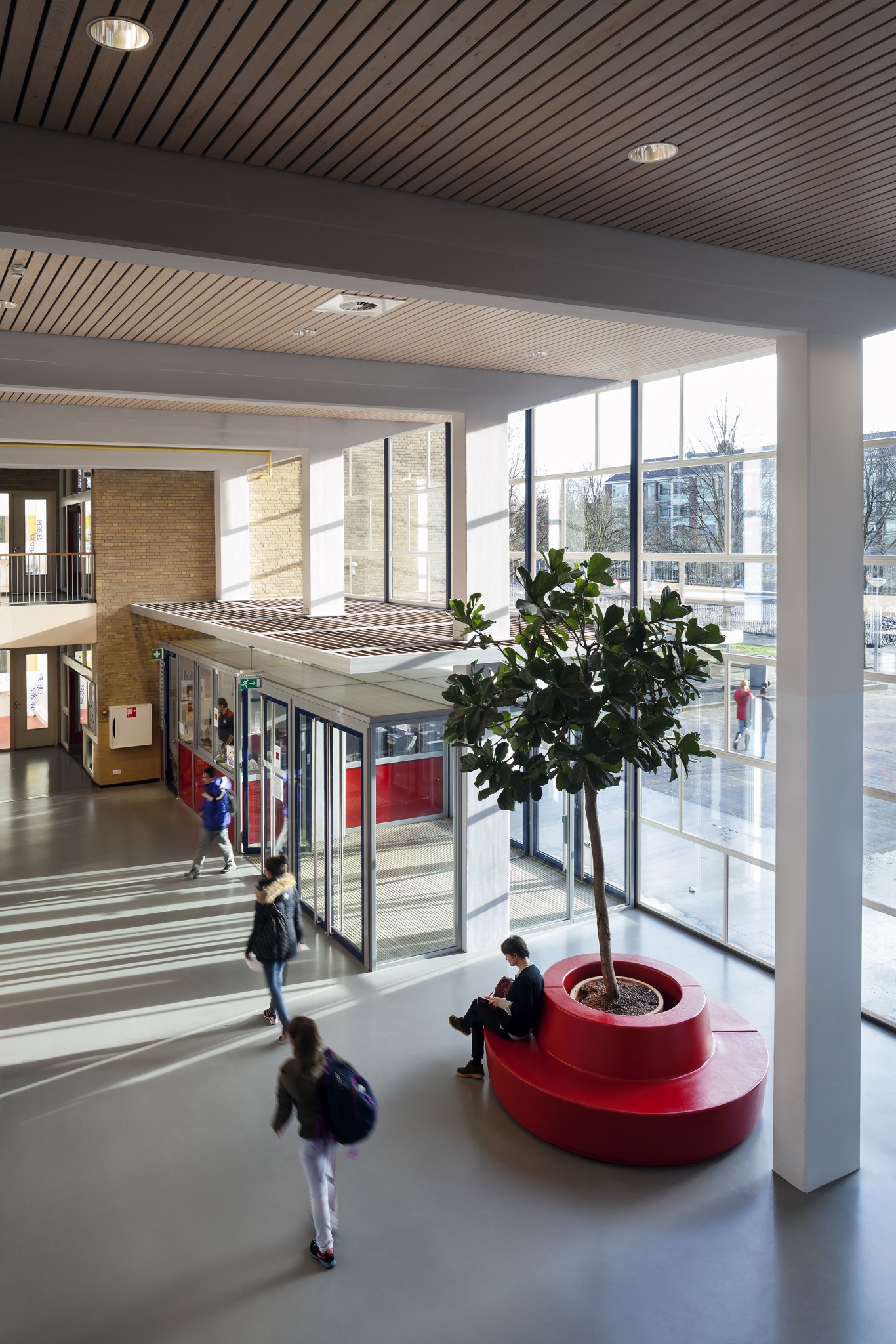 De Ontwerpwerkplaats, Gijs Niemeijer, Floor van Ditzhuyzen, Revitalisatie Rijswijks Lyceum, interieurarchitect school, verbouwing school, transformatie school, verbouwing Rijswijks Lyceum, ontwerp schoolmeublair, speciaal meubilair school, interieurontwerp school, interieurarchitect school, interieurarchitect rotterdam, interior design school, transformatie school, gijs niemeijer, floor van ditzhuyzen, ontwerp schoolmeubilair, ontwerp meubilair school
