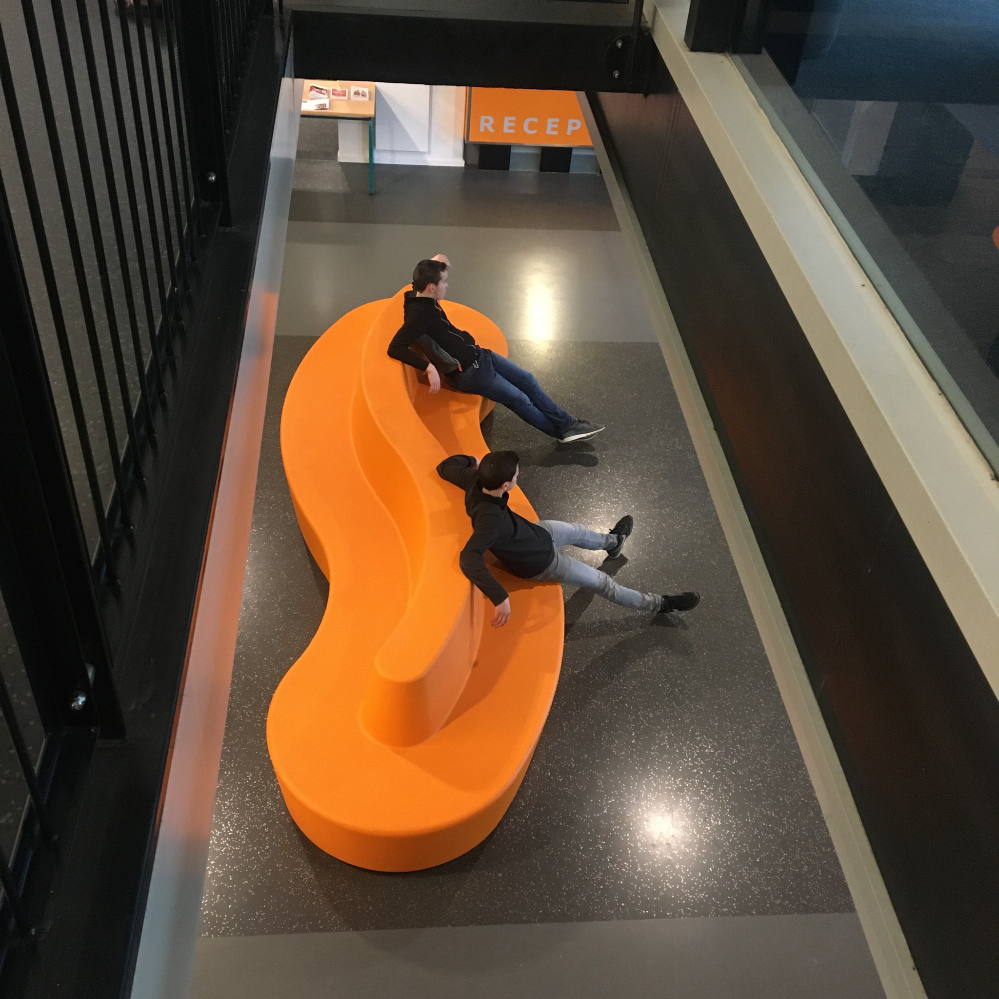 De Ontwerpwerkplaats, Gijs Niemeijer, Floor van Ditzhuyzen, Big Furniture, grote meubels, schoolmeubels, schoolmeubilair, groot meubilair, zitmeubilair, zitbanken, schoolbanken, 