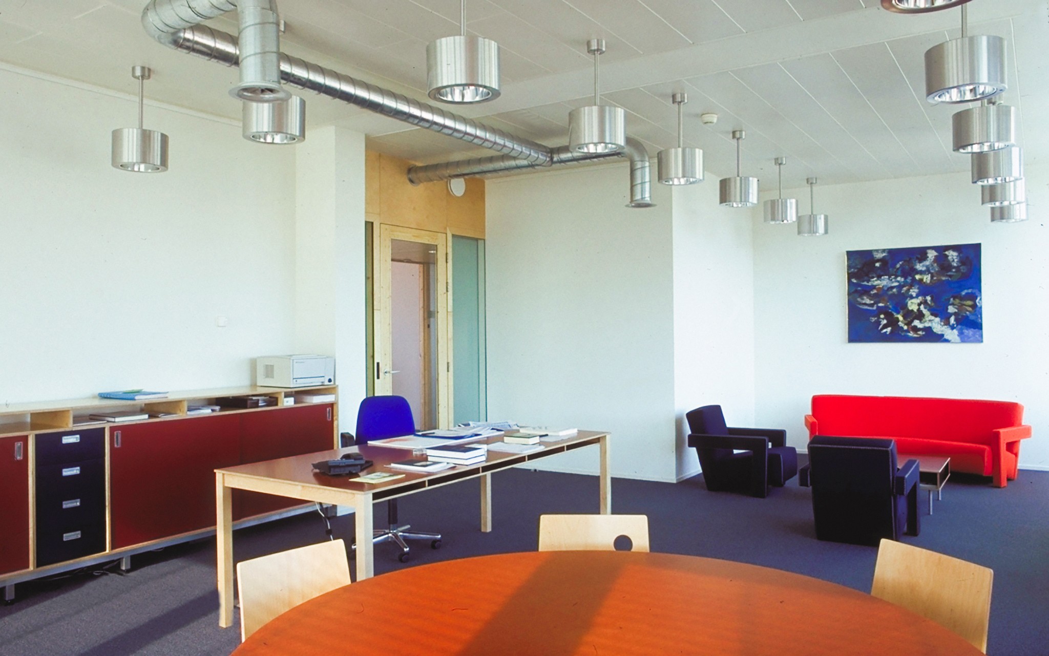 De Ontwerpwerkplaats, Gijs Niemeijer, Floor van Ditzhuyzen, Bureau Nationale Ombudsman, ontwerp kantoorinrichting, transformatie kantoorgebouw, interieur kantoor, ontwerp kantoormeubilair, Gijs Niemeijer, Floor van Ditzhuyzen, interieur nationale ombudsman, interieur ombudsman, garderobe, interieurontwerp, meubelontwerp, ontwerp balie, speciaal meubilair, inrichting kantoor